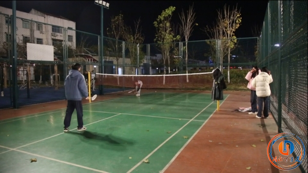 ϣκй԰ɡҹ򿨵㡱 ˶